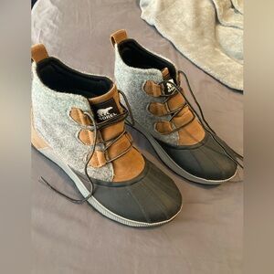 Sorel Gray Wool & Brown Suede Waterproof Duck Boots size 11